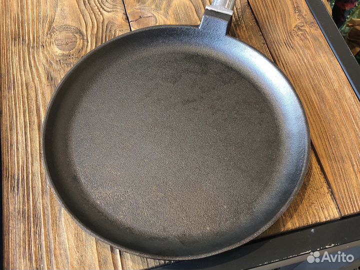Чугунная блинная сковорода 24см съёмная ручка