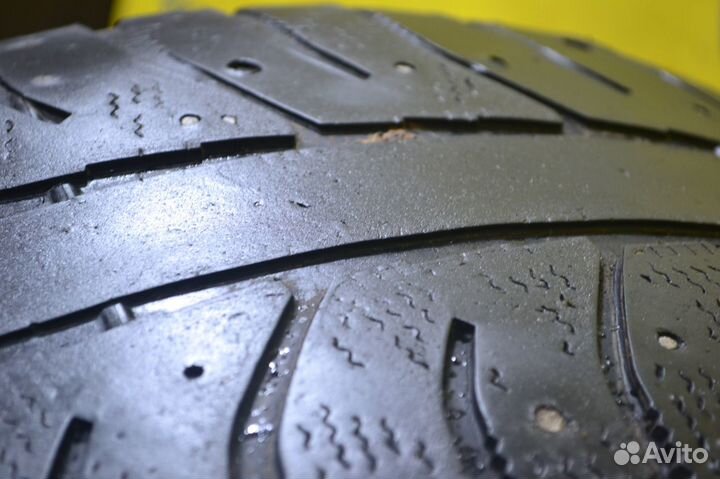 Bridgestone Ice Cruiser 7000 225/50 R17