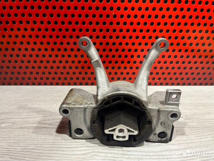 Подушка АКПП Bmw 5 G30 B47D20A 2017