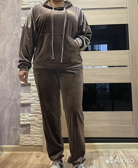 Спортивный костюм женский