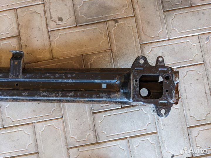 Усилитель переднего бампера Hyundai Getz G4EA 2005