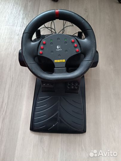 Игровой руль logitech momo racing