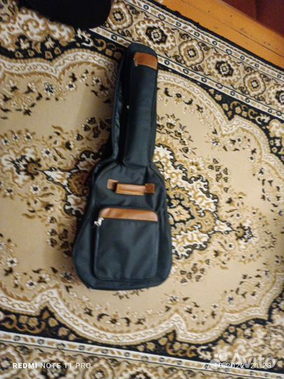 Акустическая гитара