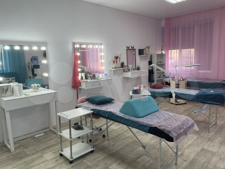 Действующая студия красоты салон 40 м²