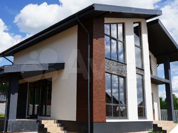 Коттедж 185 м² на участке 9 сот.