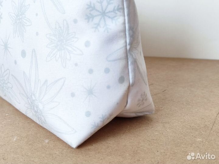 Новая Косметичка Clarins Зимняя Новогодняя