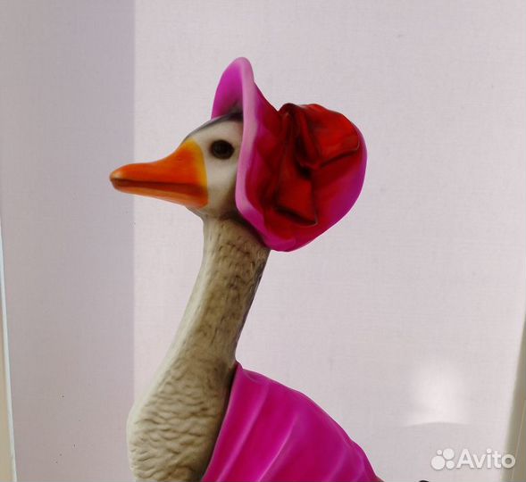 Садовая фигура Гусыня в косынке