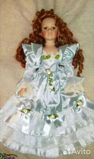 Кукла фарфорвая