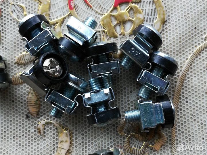 Комплект болтов для шкафов