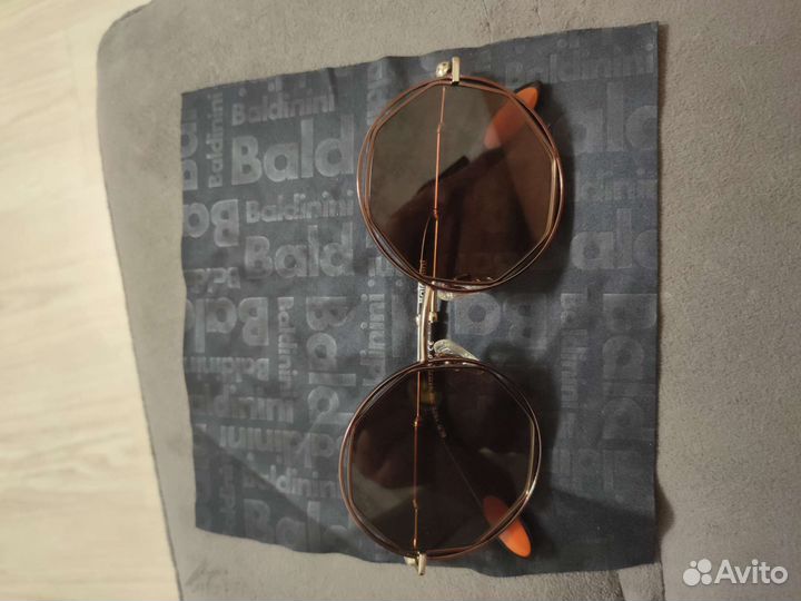 Солнечные очки женские