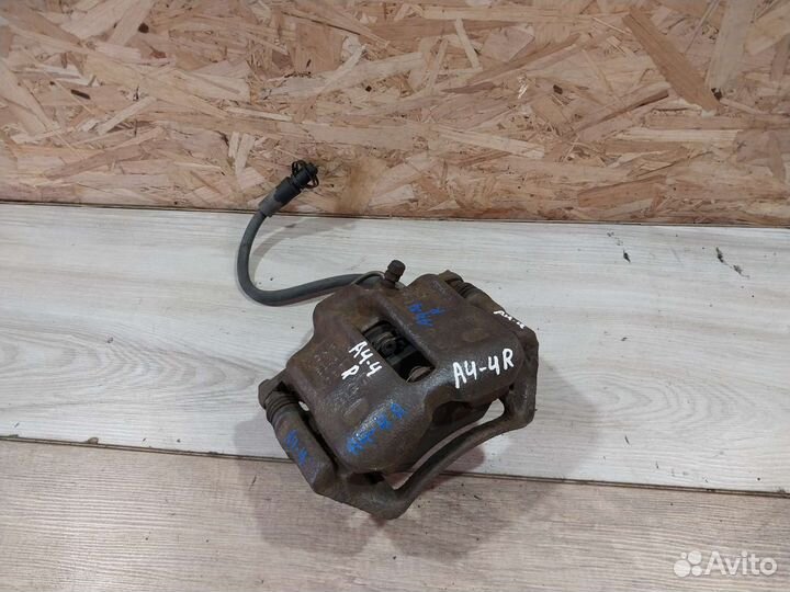 Суппорт передний Volkswagen Passat B5