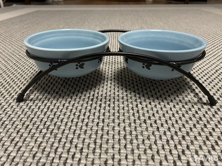 Миски на подставке для кошек и собак