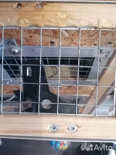 Крепление для поильника в клетку/вольер