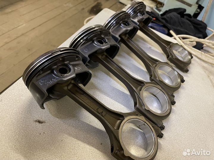 Поршни шатуны 21126