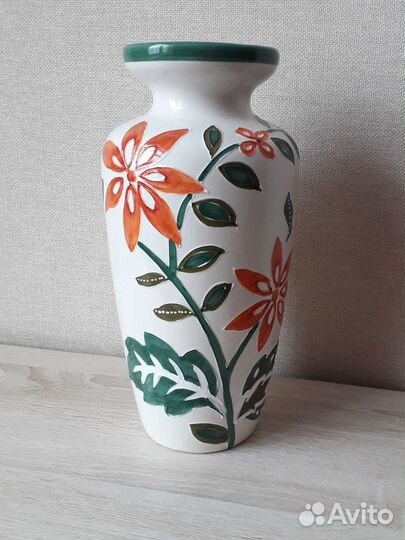 Ветки с цветами искусственные.Вазы для цветов