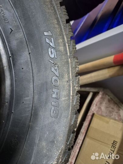 Viatti Brina Nordico V-522 175/70 R13