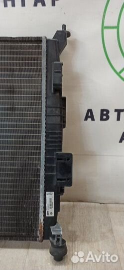 Радиатор охлаждения двигателя Nissan Qashqai J10