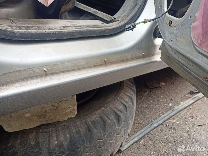 Порог правый левый Opel Astra h цена за штуку