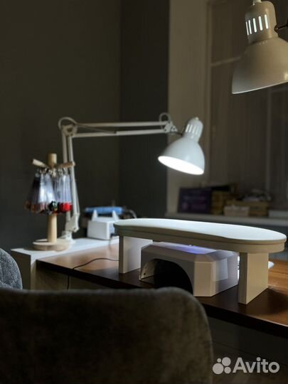 Аренда рабочего места мастера маникюра /бровиста