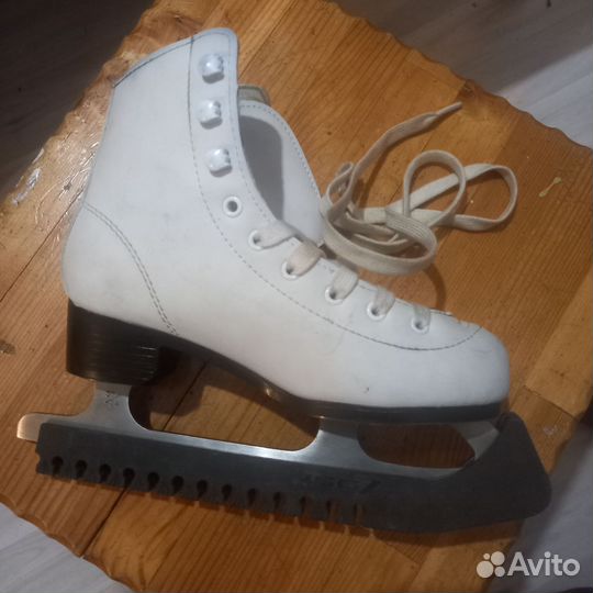 Коньки фигурные 33 34р