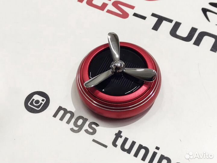 Ароматизатор на парприз в виде винта красный