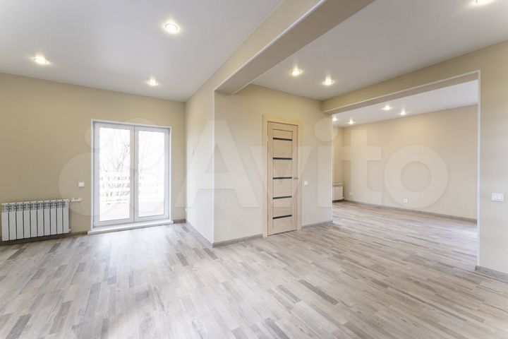 Дом 203 м² на участке 7 сот.