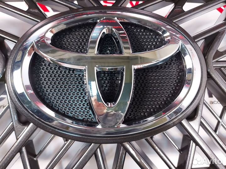 Решетка радиатора Toyota Land Cruiser 100 3м T792