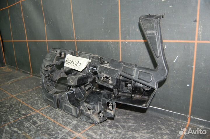 Кронштейн бампера переднего правый - BMW X3 F25