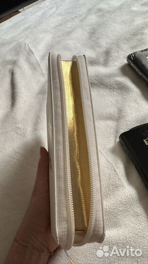 Библия на молнии кожаная