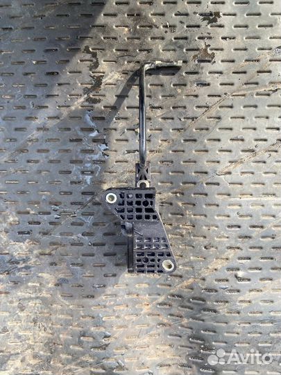 Педаль газа Toyota Crown S200 GWS204