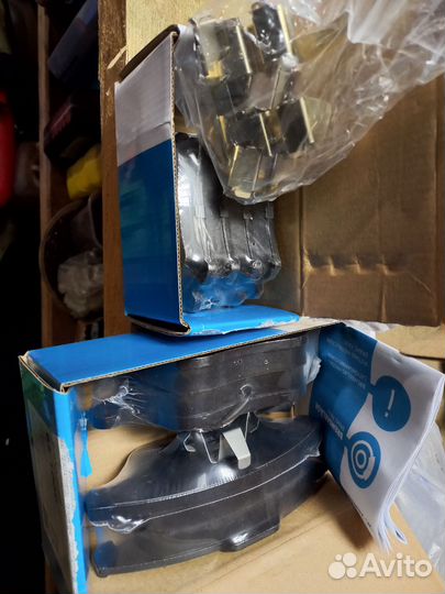 Комплект тормозных колодок на tiguan