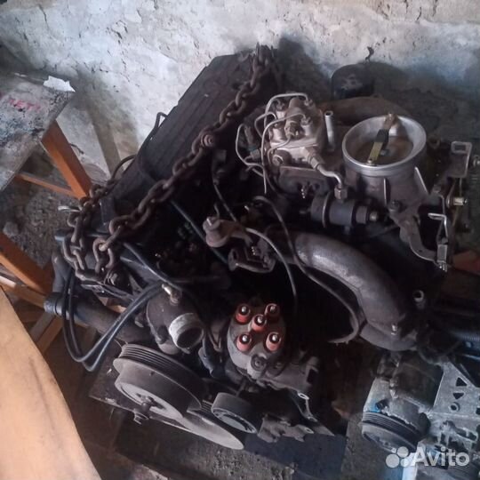 Двигатель Mercedes M102 по запчастям