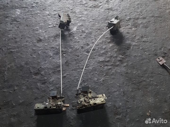 Замок передней двери Мерседес Спринтер 901-905 LT2