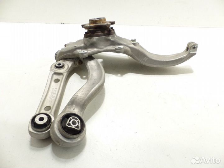 Кулак передний опора левый бмв G30 G31 bmw