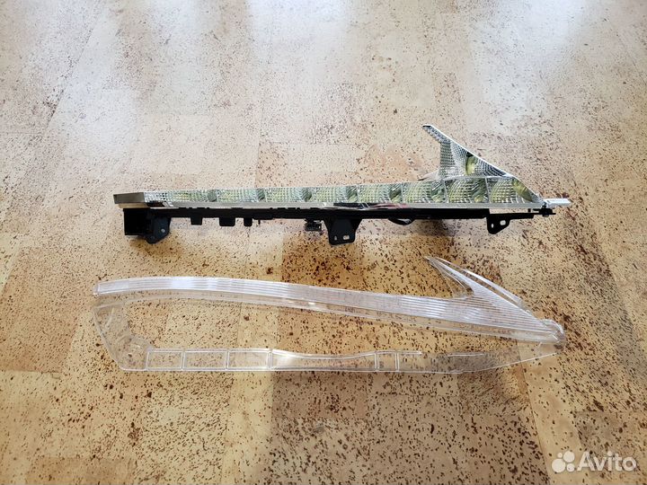 Lexus GS Дневной ходовой огонь Правый