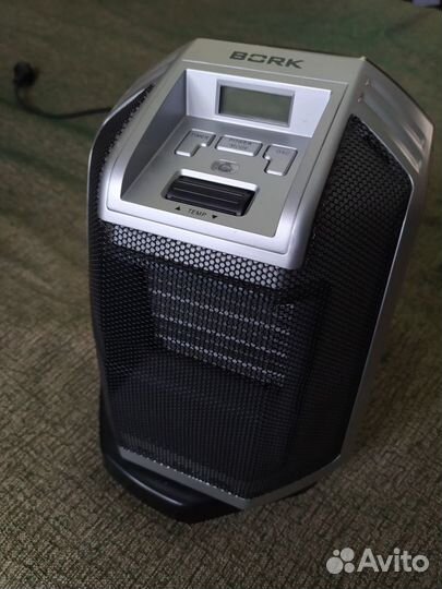 Керамический тепловентилятор Bork CH BRM 2818 SI