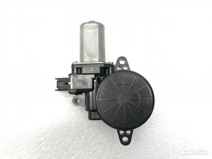 Мотор стеклоподъемника задний правый Mazda 3Bl