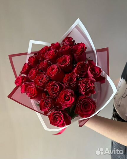 25 красных роз