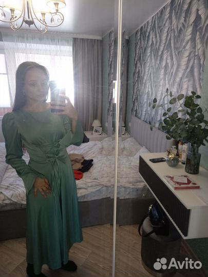 Платье на никах