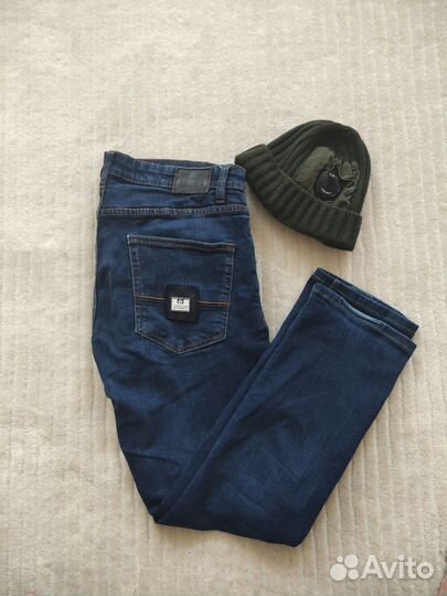 Джинсы weekend offender(едут назад)