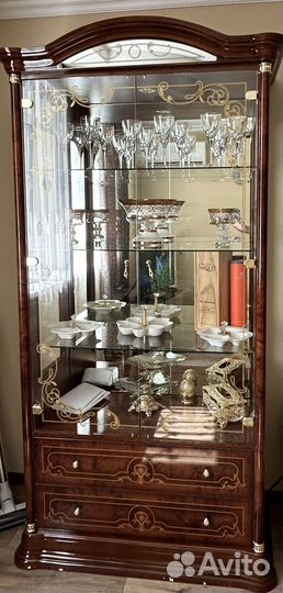 Шкаф сервант