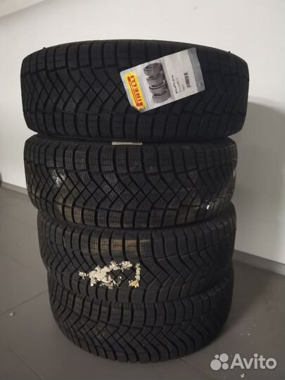 Pirelli Ice Zero FR 215/60 R17 100