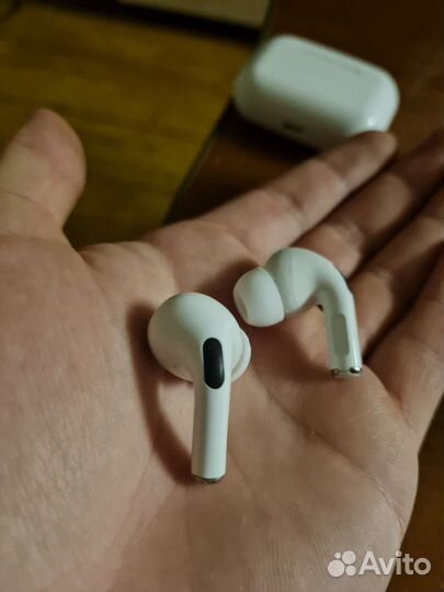 Беспроводные наушники apple airpods
