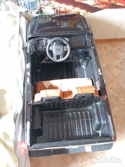 Детский электромобиль