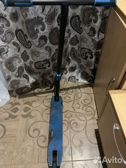 Трюковой самокат novatrack