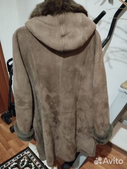 Дубленка натуральная женская с капюшоном