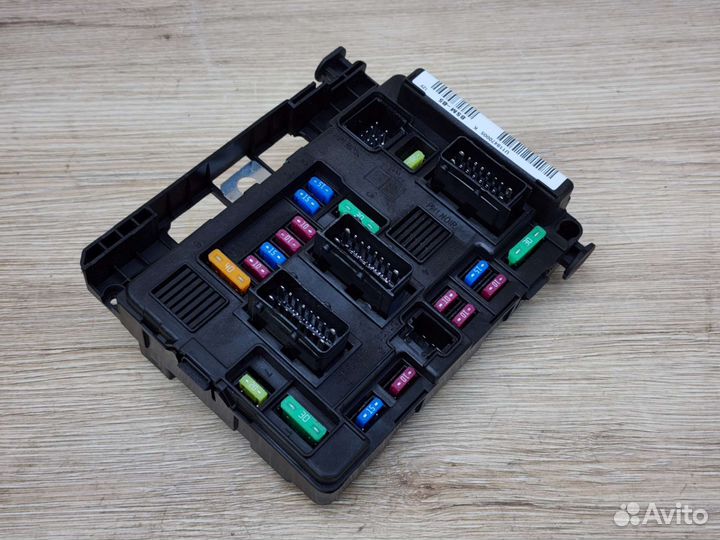 Блок предохранителей BSM B5 новый