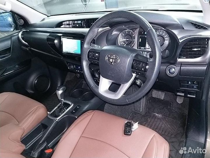 Toyota Hilux 2.4 AT, 2021, 43 000 км