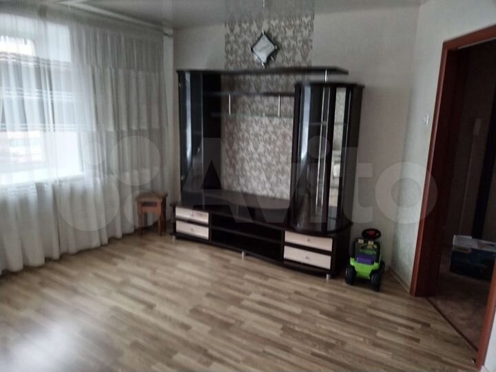 2-к. квартира, 50 м², 4/9 эт.