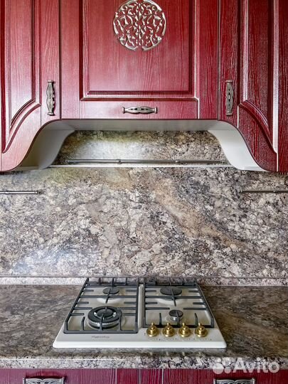 Кухня выставочный образец с фрезеровкой прямая